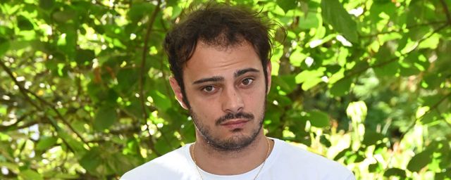 Sofiane Bennacer au photocall du film “Les Amandiers” lors du 15ème festival du film francophone de Angoulême