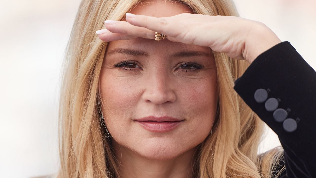 "Je crois vraiment que le gars en avait rien à secouer" : Virginie Efira n'oubliera jamais le comportement de ce journaliste !