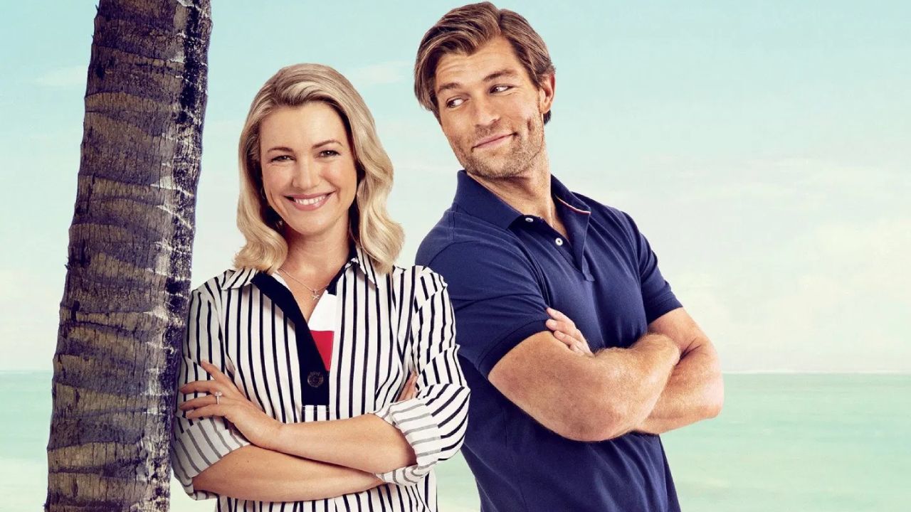 Liam McIntyre et  Saskia Hampele dans 