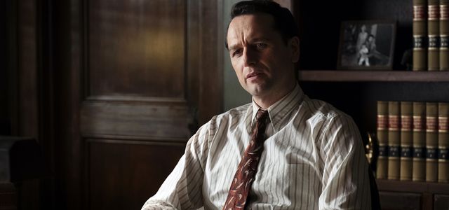 Matthew Rhys dans le rôle de Perry Mason