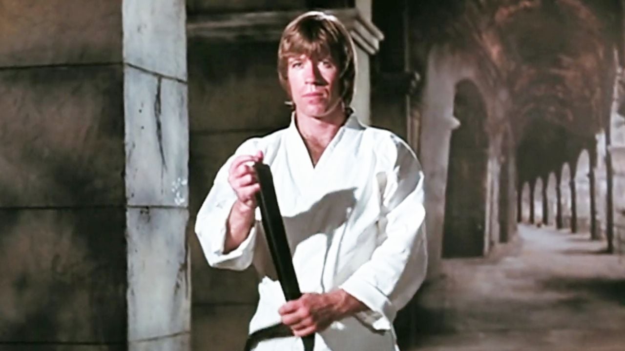 Pourquoi Chuck Norris a-t-il refusé de combattre Bruce Lee dans 'Opération Dragon' ? Selon AlloCiné — Cinéma & Films