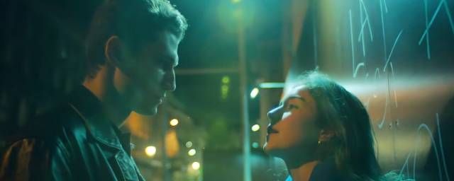 Wael Sersoub et Tugba Sunguroglu dans 