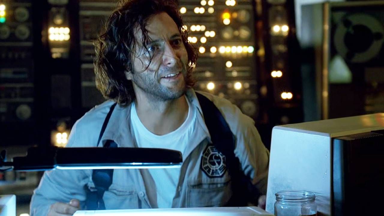 Desmond en tenue de la Dharma dans le bunker