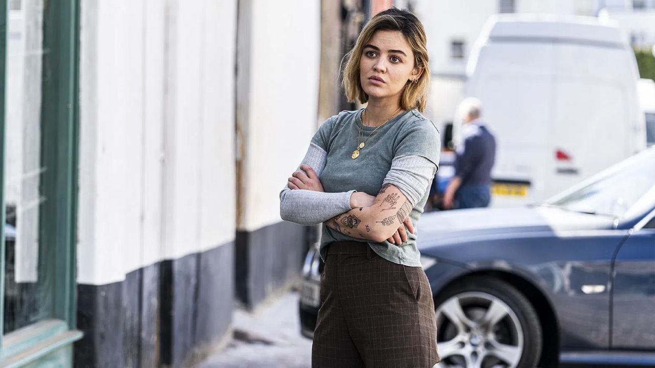 Lucy Hale dans Ragdoll.