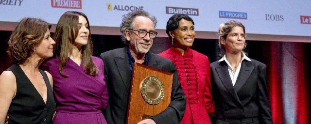 Irène Jacob, Monica Bellucci, Tim Burton, Imany et Alice Taglioni lors de la remise du Prix Lumière le 21 octobre 2022.