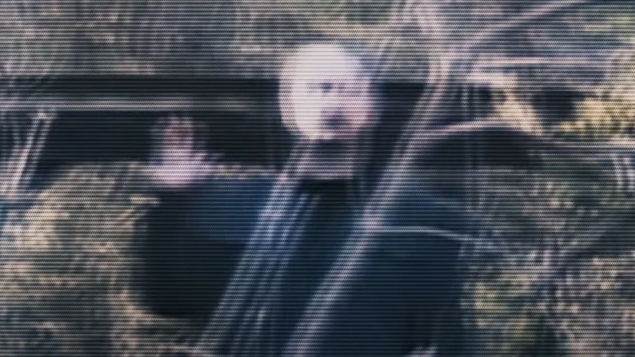 First Pictures: Is this film new activity paranormal? Discover a folding trailer for a shelf for Oax