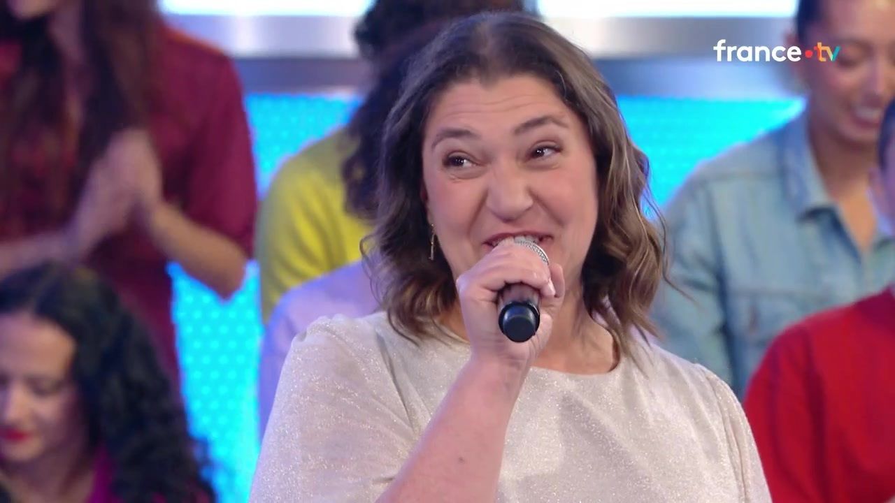 N'oubliez pas les paroles : qui est Nawelle, la nouvelle Maestro qui a éliminé  Céline ? - TV ACTU by AlloCiné