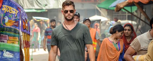 Chris Hemsworth dans “Tyler Rake” (2020)
