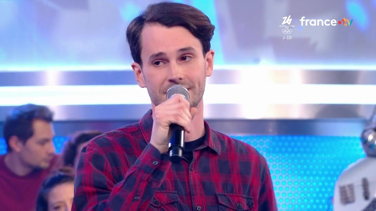 N'oubliez pas les paroles : qui est Christophe, le nouveau Maestro "déjà  venu une fois" qui a éliminé Elodie ? - TV ACTU by AlloCiné