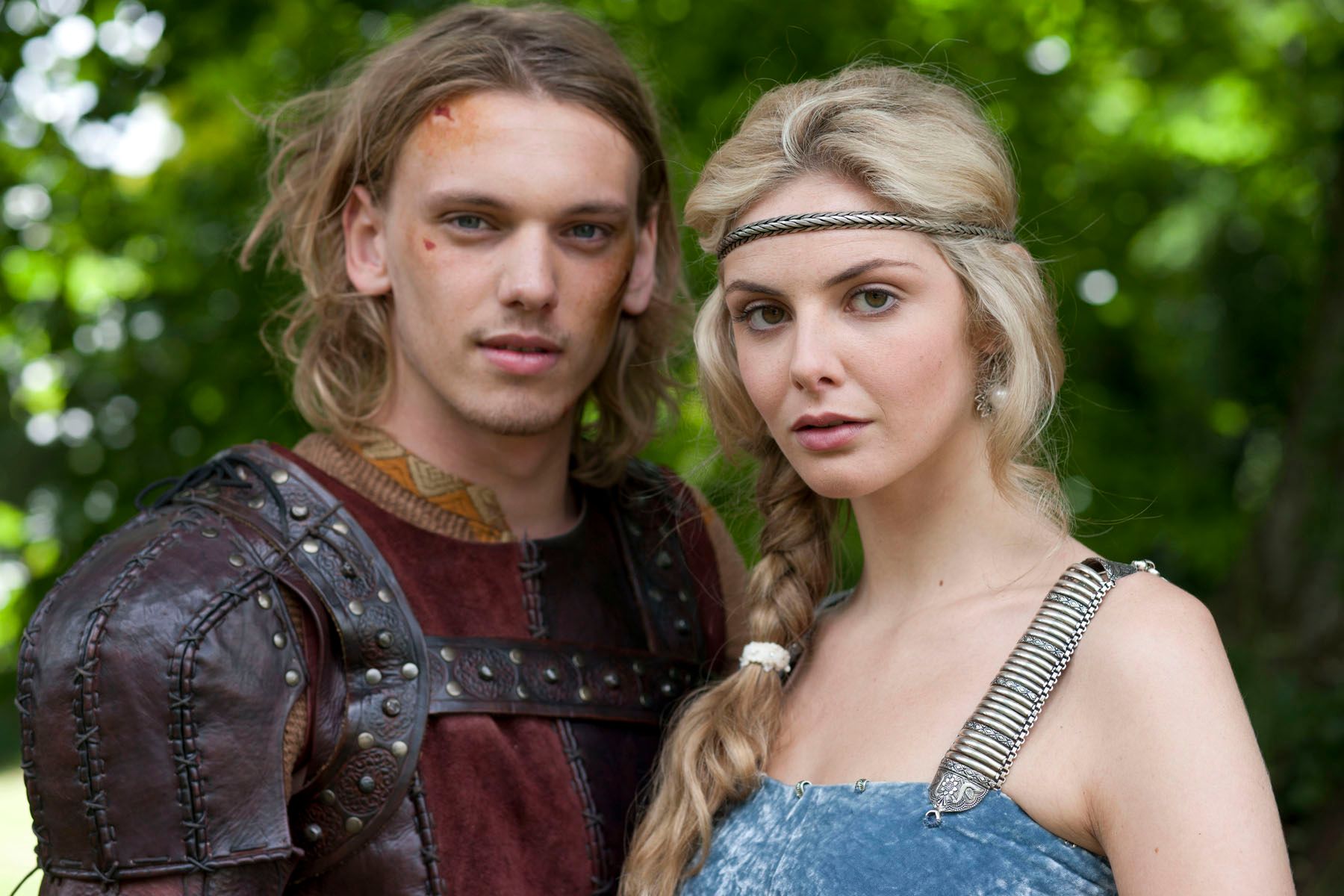 Jamie Campbell Bower Films Et Programmes Tv Camelot : Camelot : Photo Jamie Campbell Bower, Tamsin Egerton - 24 sur