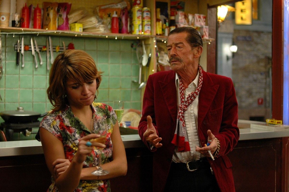 Photo de Emma de Caunes Short Order Photo Emma de Caunes, John Hurt AlloCiné
