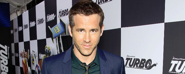 Deadpool Ryan Reynolds Devoile Le Masque A Un An De La Sortie Actus Cine Allocine