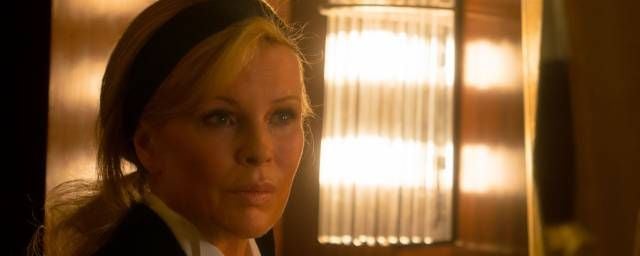 50 Nuances De Grey Version Longue Durée Fifty Shades Freed sur Netflix : où est passée Elena (Kim Basinger