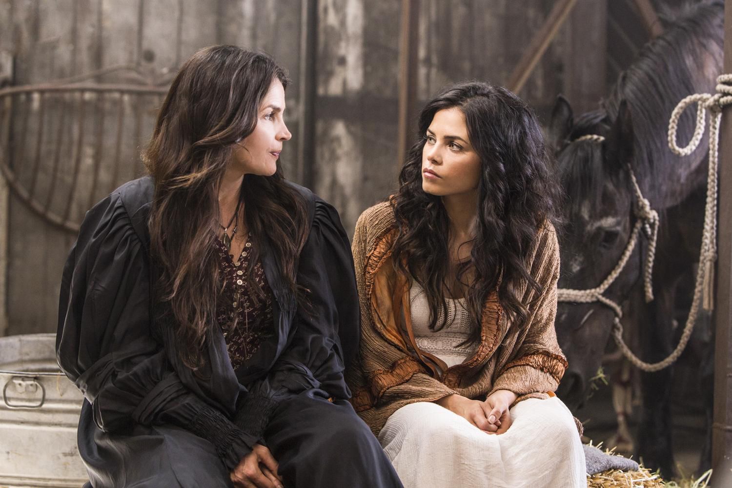 Films Et Séries Tv Avec Jenna Dewan Witches of East End : Photo Jenna Dewan, Julia Ormond - 23 sur 147