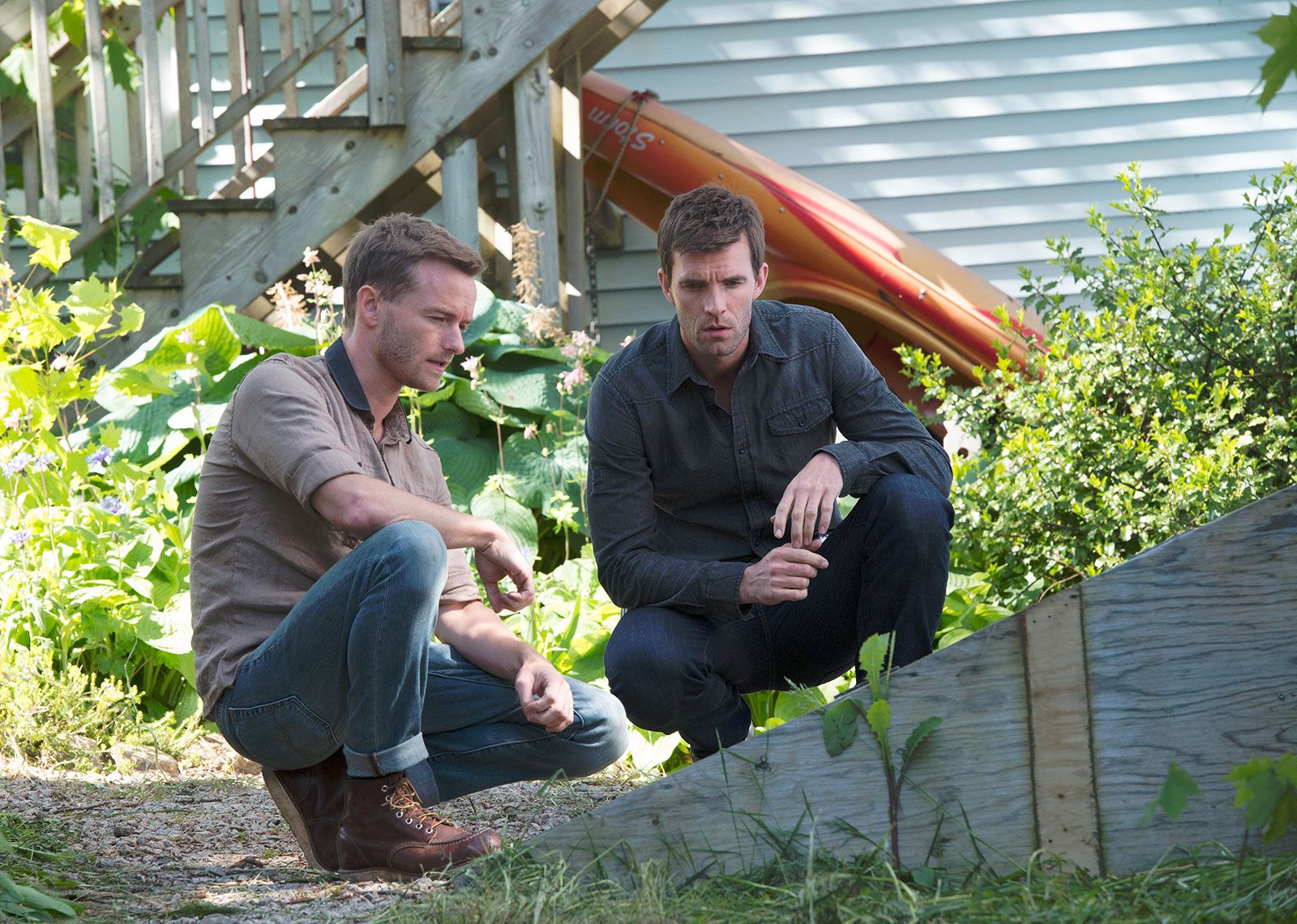 Photo de Christopher Masterson Les Mystères de Haven Photo Lucas Bryant, Christopher Photo de Christopher Masterson Les Mystères de Haven Photo Lucas Bryant, Christopher