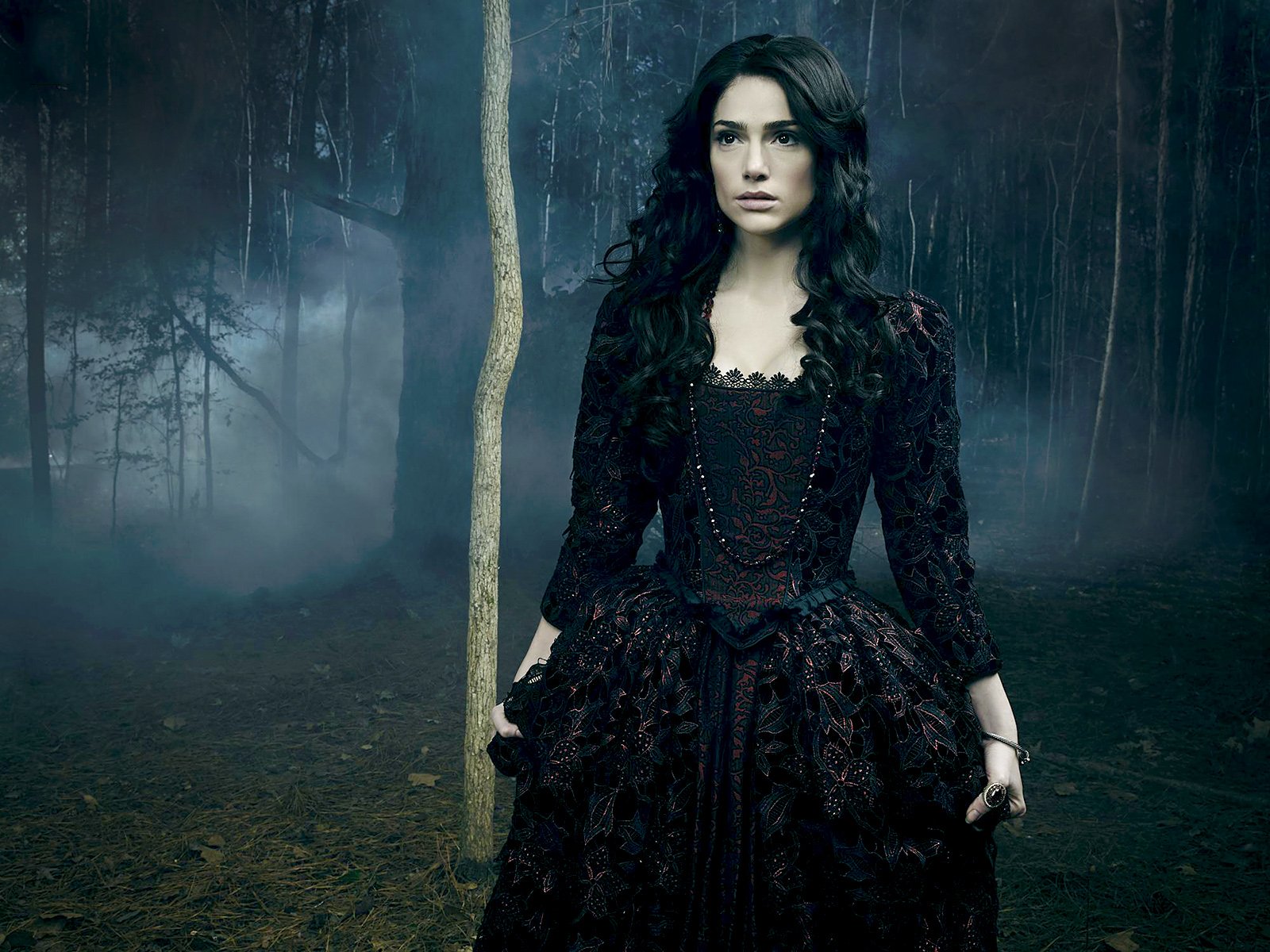 Salem Photo Janet Montgomery 123 Sur 244 Allociné 