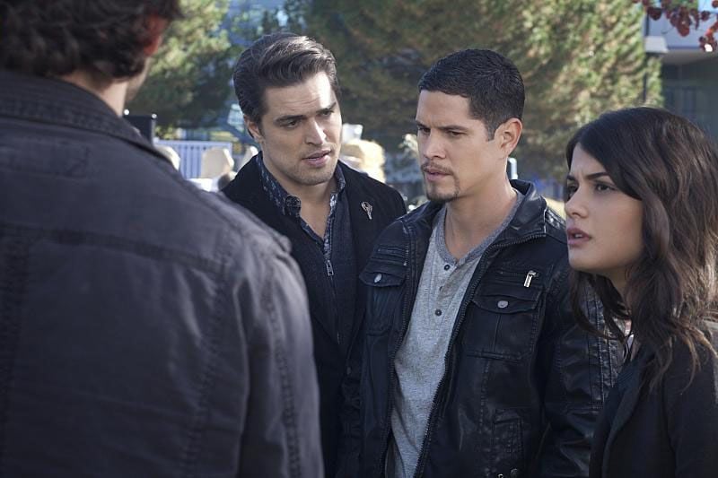 Films Et Séries Tv Avec J. D. Pardo The Messengers : Photo Diogo Morgado, JD Pardo, Sofia Black D'Elia - 10
