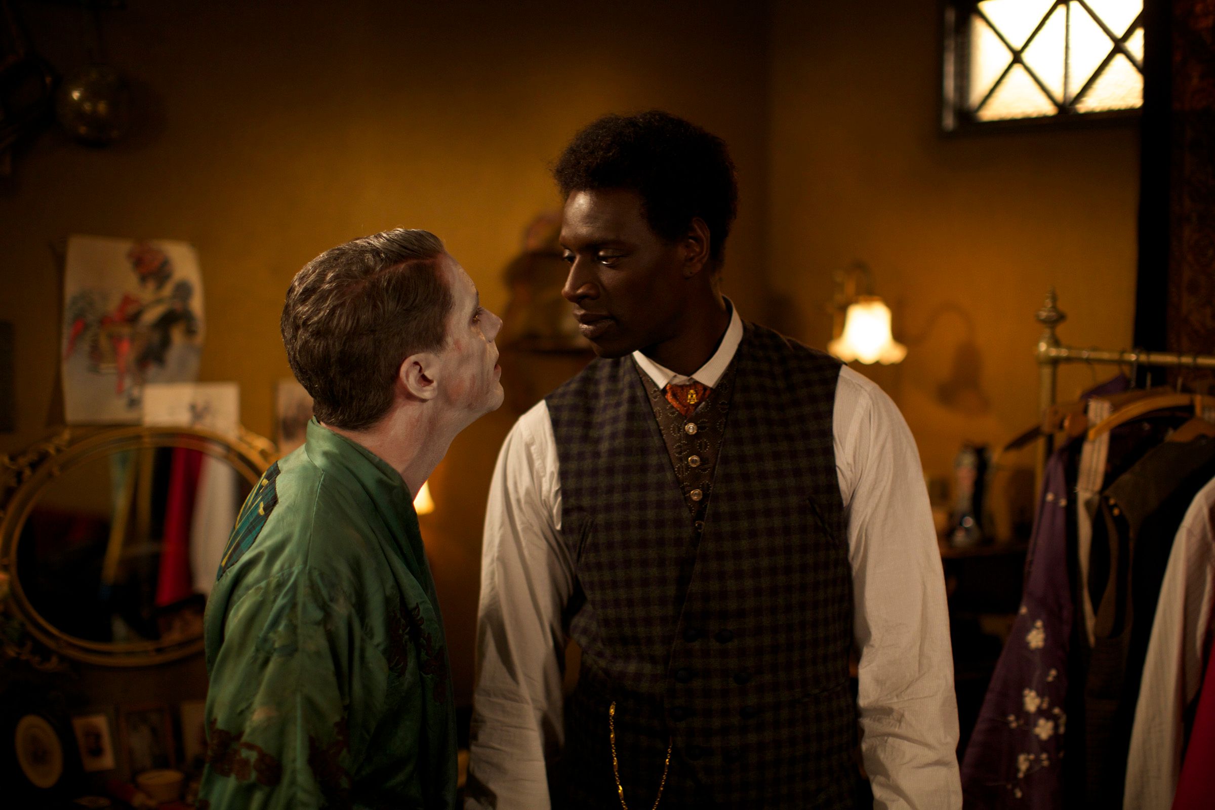 Chocolat Omar Sy Film Complet Photo de Omar Sy - Chocolat : Photo James Thiérrée, Omar Sy - AlloCiné