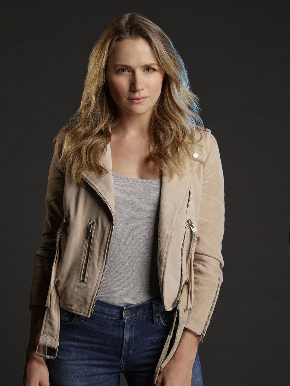 Next photo of Shantel VanSanten