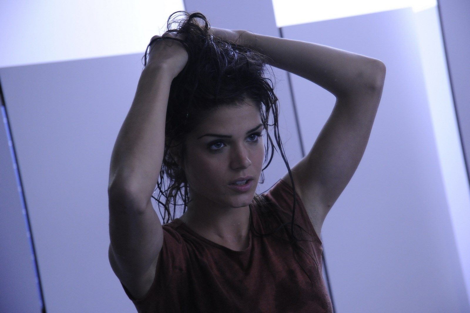 Marie Avgeropoulos Films Et Programmes Tv Photo de Marie Avgeropoulos - La Fugitive (TV) : Photo Marie