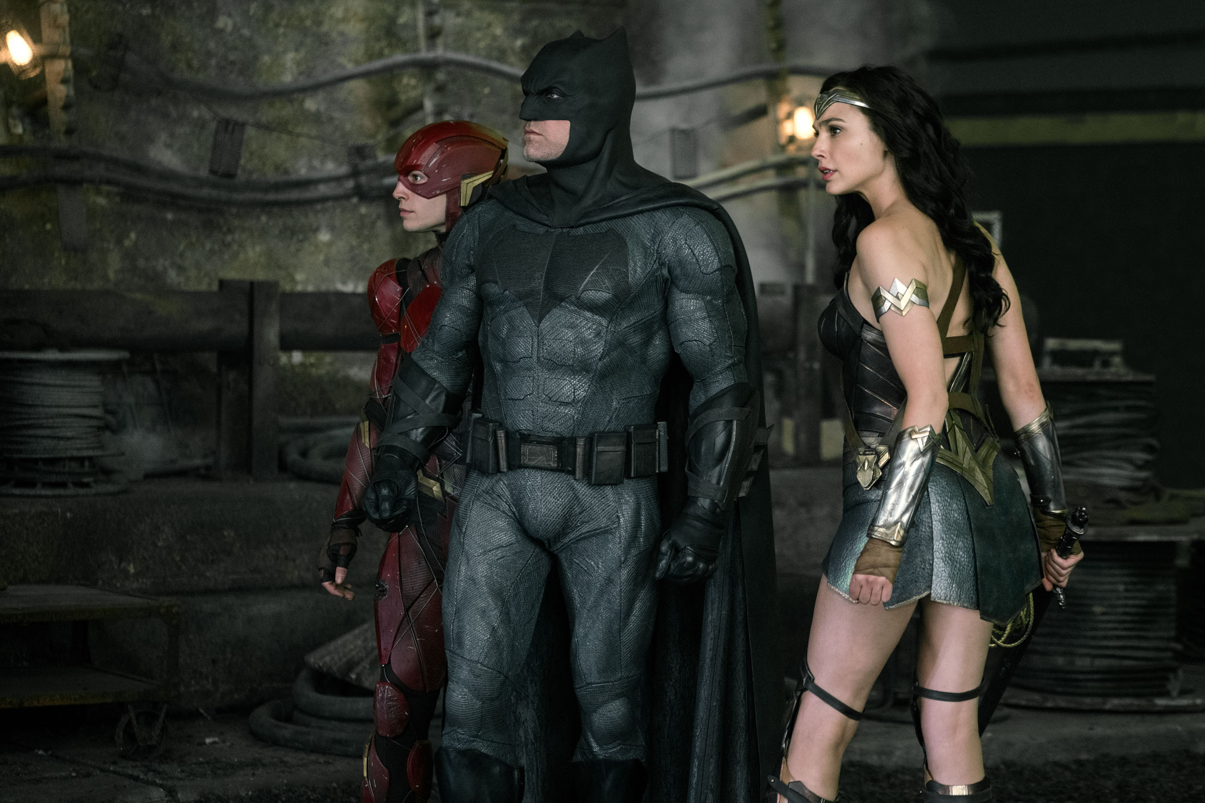 Photo de Gal Gadot - Justice League : Photo Ben Affleck, Ezra Miller, Gal  Gadot - Photo 67 sur 143 - AlloCiné