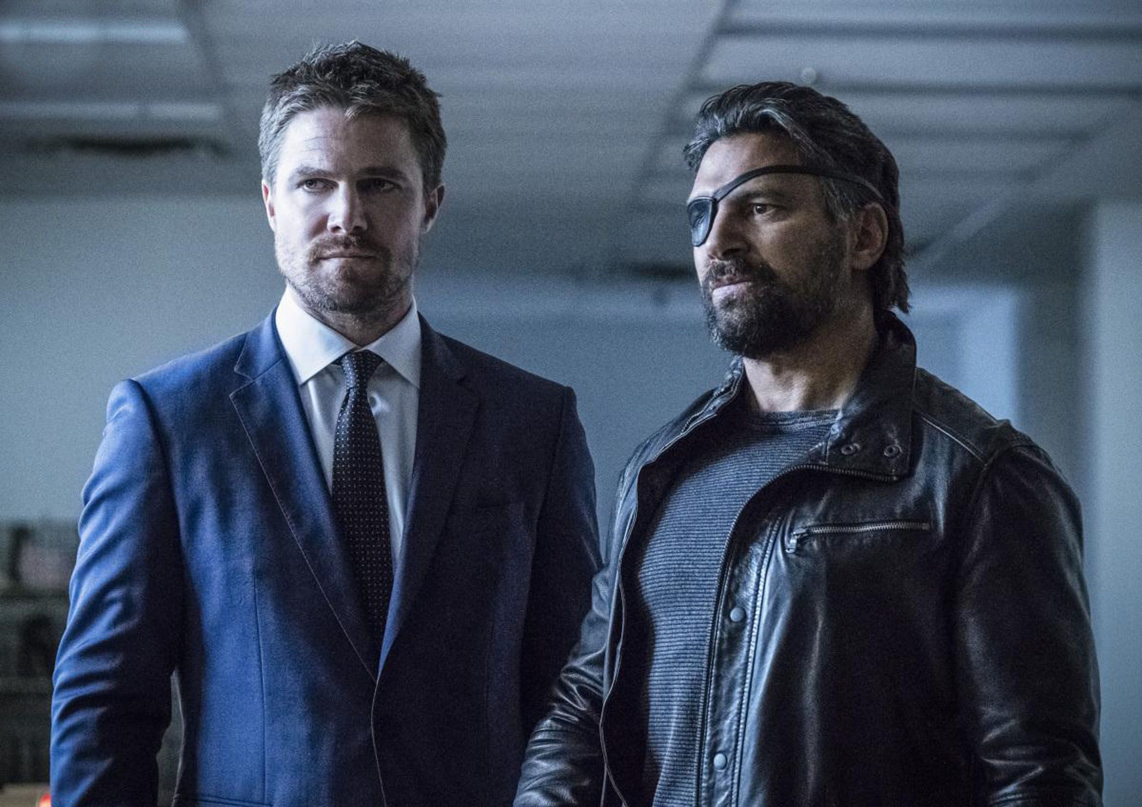 Films Et Séries Tv Avec Stephen Amell Photo de Stephen Amell - Affiche Manu Bennett, Stephen Amell - AlloCiné