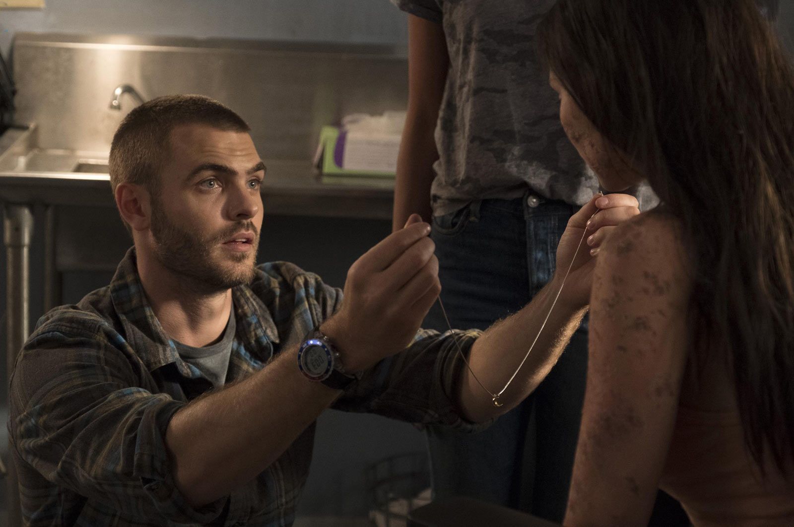 Photo de Alex Roe - Siren : Photo Alex Roe - Photo 38 sur 65 - AlloCiné
