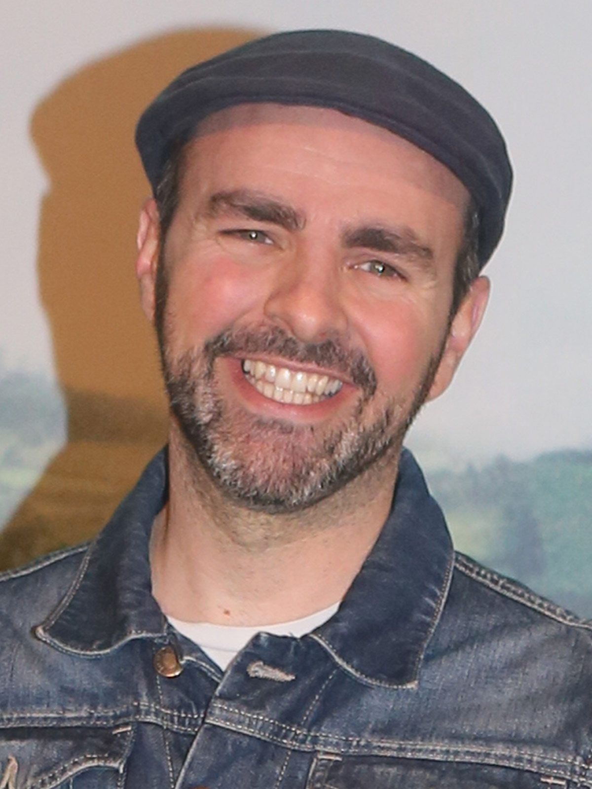 Жюльен аррути биография. Жюльен аррути жена. Мостафа тарек. Жюльен аррути. Супер нянь.