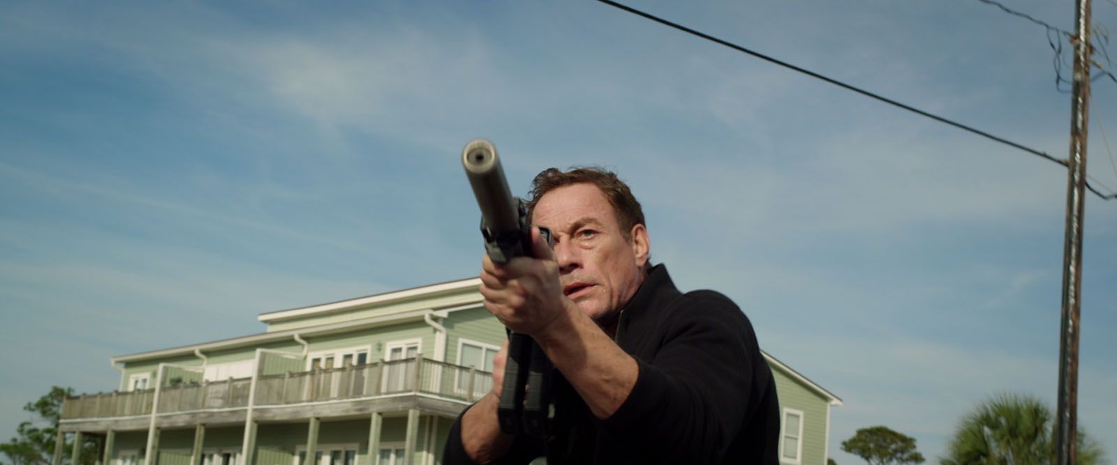 Jean Claude Van Damme J Adore L Eau Photo de Jean-Claude Van Damme - Black Water : Photo Jean-Claude Van