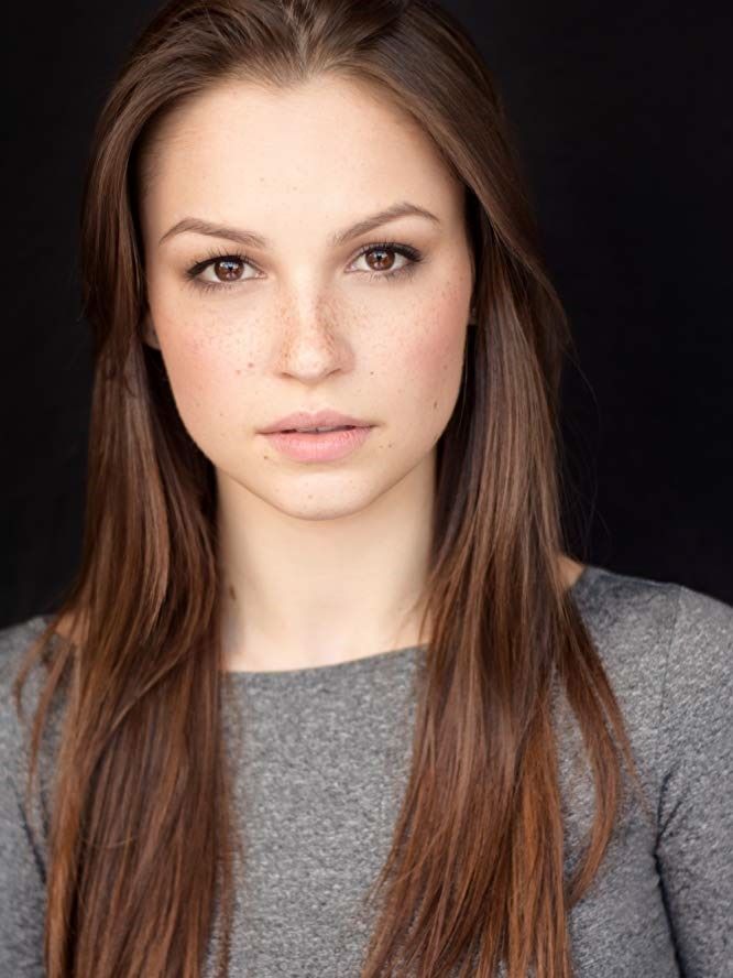 Kayla Wallace AlloCiné