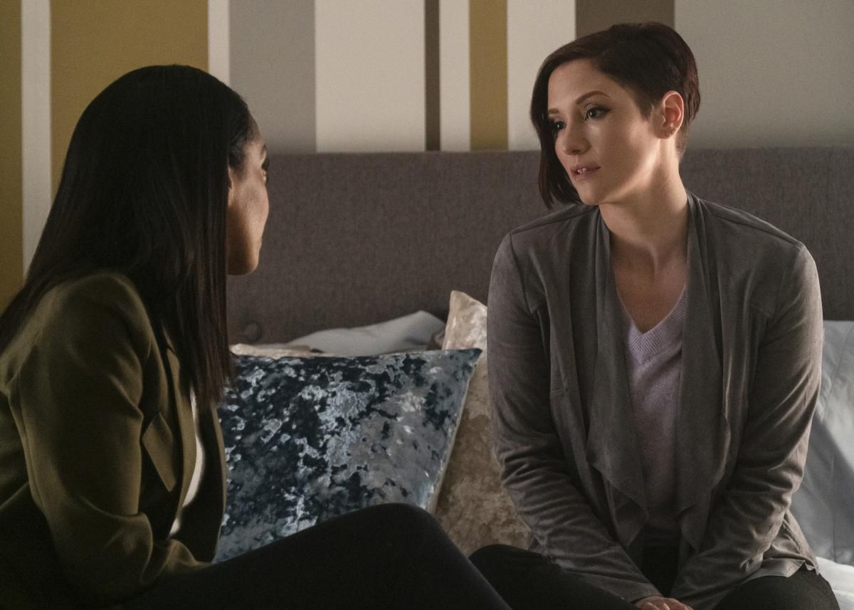 Photo de Azie Tesfai - Supergirl : Photo Chyler Leigh, Azie Tesfai ...