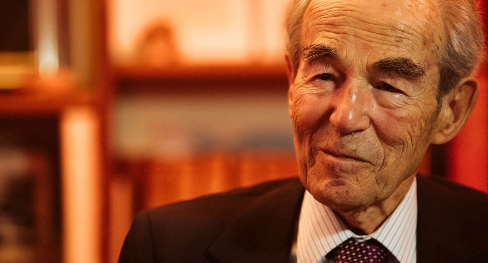 Photo de Robert Badinter - L'Etincelle: une histoire des luttes LGBT+ ...