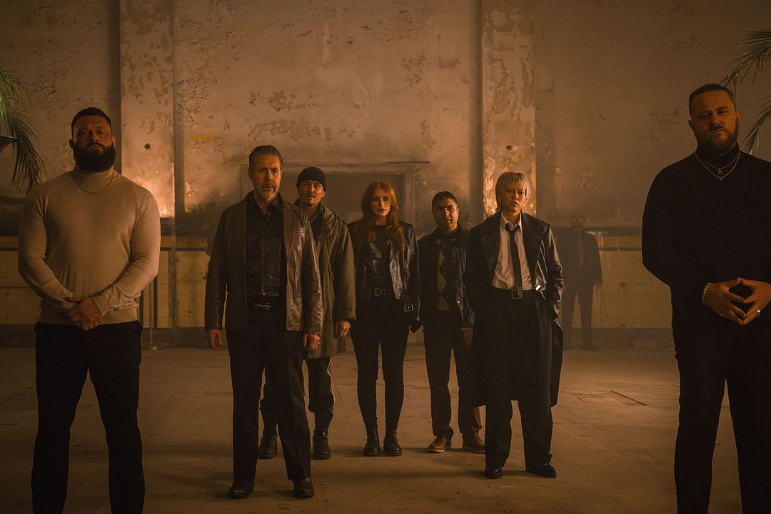 Deep Cover : Photo Orlando Bloom, Bryce Dallas Howard, Sonoya Mizuno, Paddy Considine, Nick Mohammed