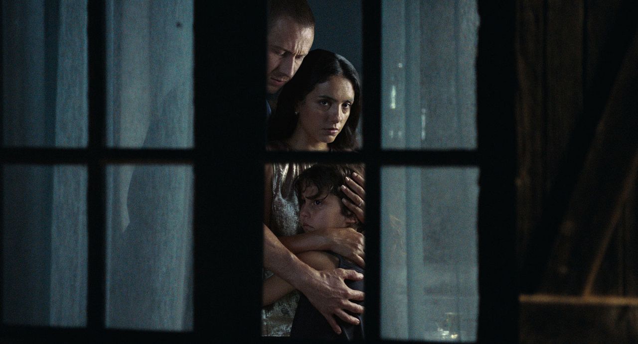 Histoires De La Nuit : Photo Hafsia Herzi, Bastien Bouillon