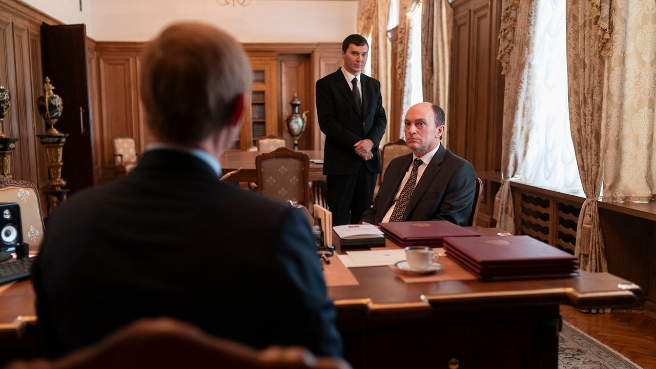 Le Mage du Kremlin : Photo Will Keen, Paul Dano
