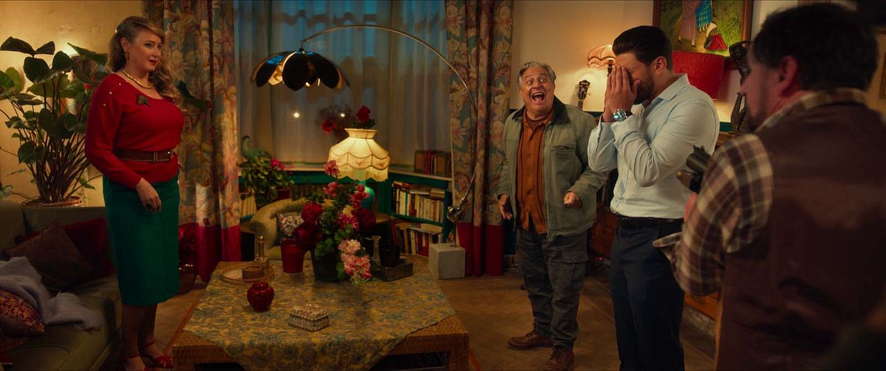 Le Million : Photo Christian Clavier, Rayane Bensetti, Charlotte Gabris