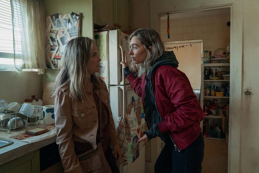 Night Always Comes : Photo Vanessa Kirby, Jennifer Jason Leigh