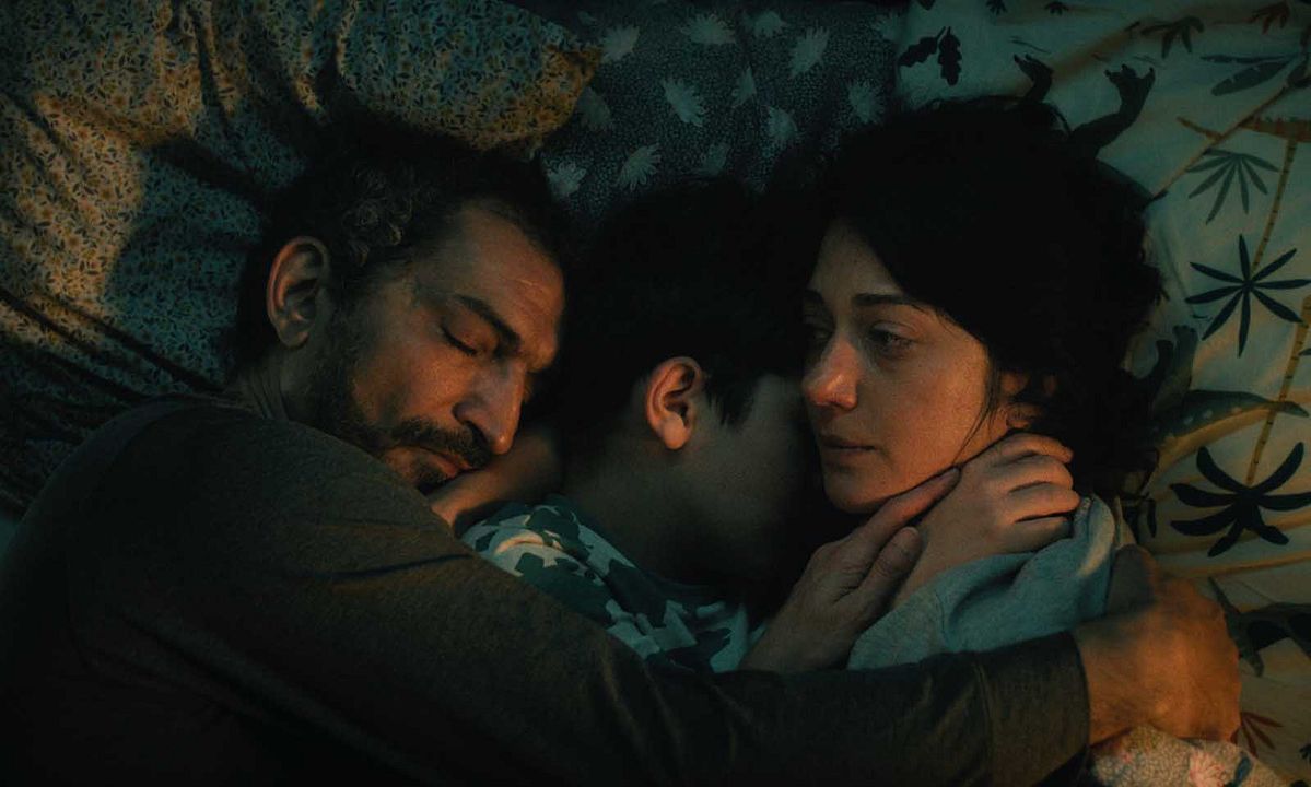 L’Étrangère : Photo Amr Waked, Zar Amir