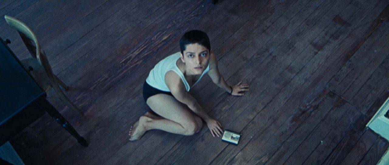 The Gazer : Photo Ariella Mastroianni