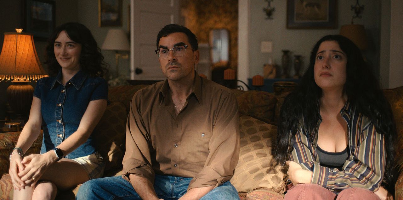 Big Mistakes : Photo Taylor Ortega, Dan Levy, Abby Quinn