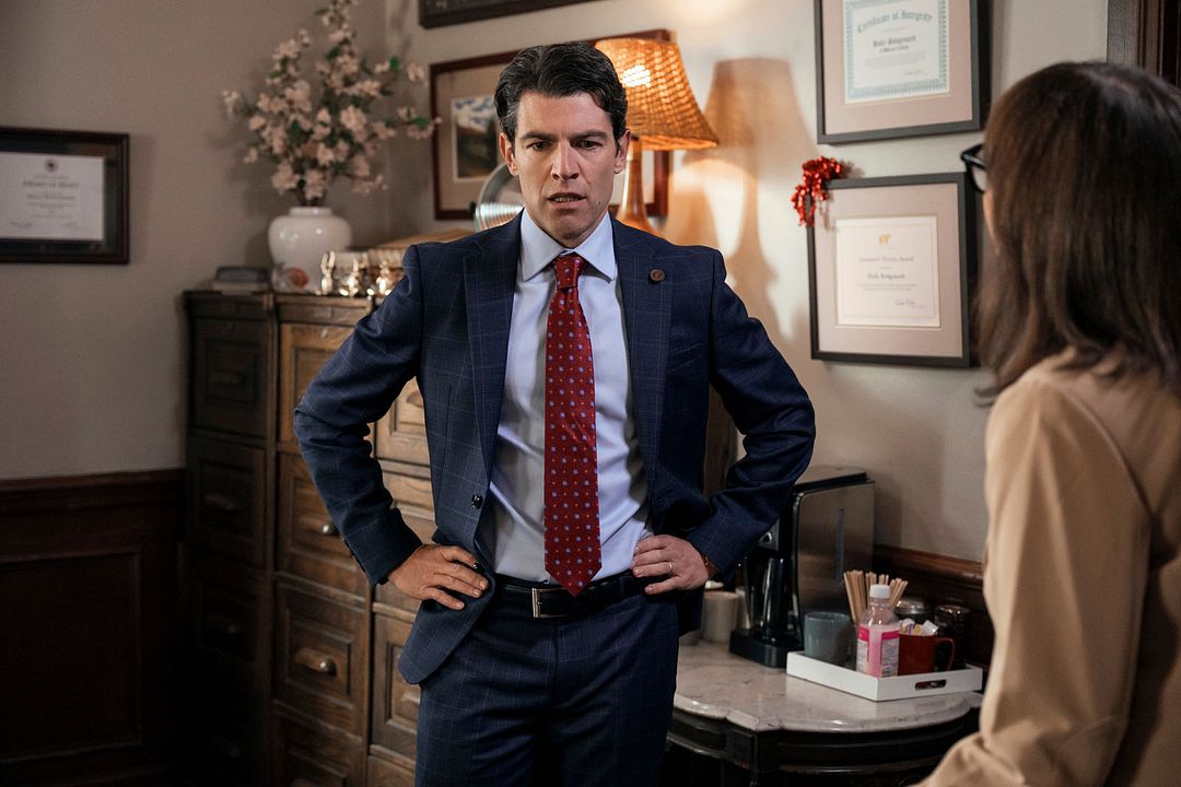 Espion à l'ancienne : Photo Max Greenfield