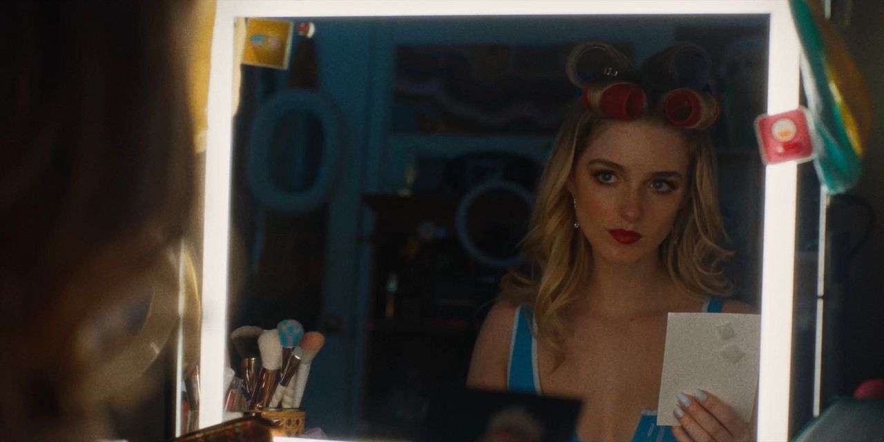 Slanted : Photo Mckenna Grace