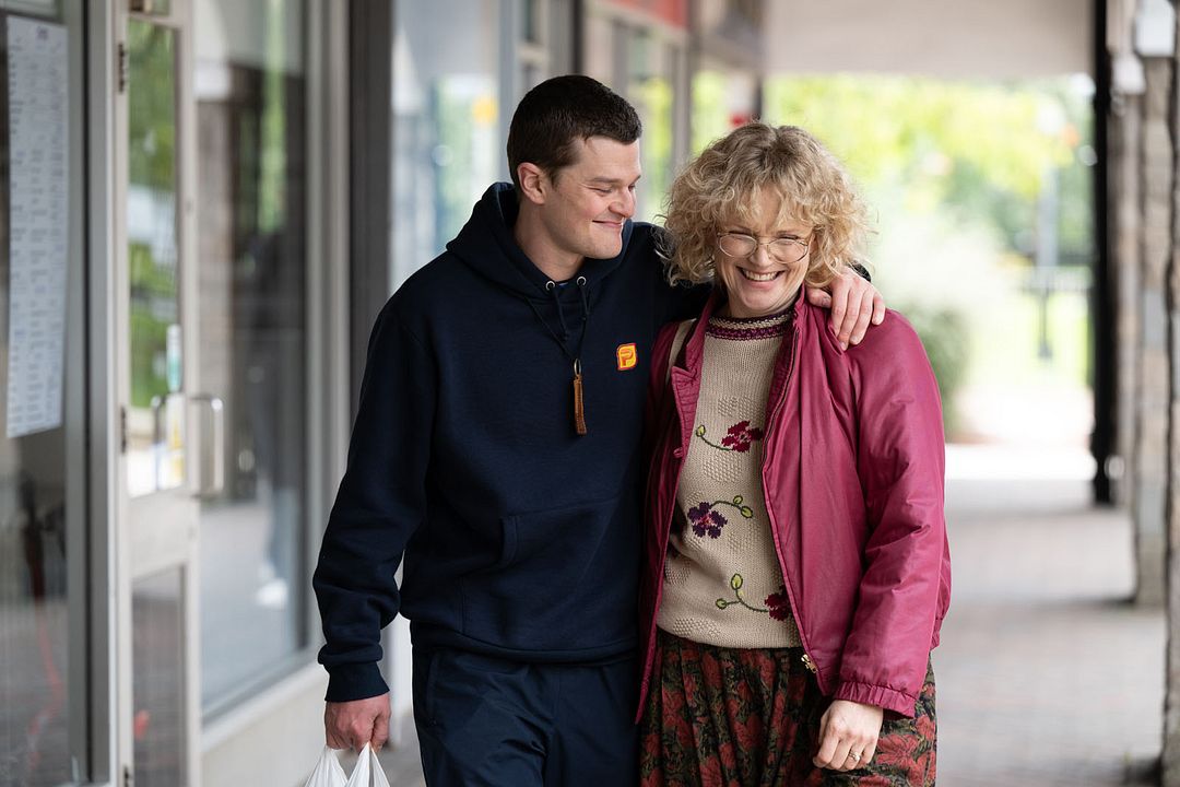 Plus fort que moi : Photo Maxine Peake, Robert Aramayo