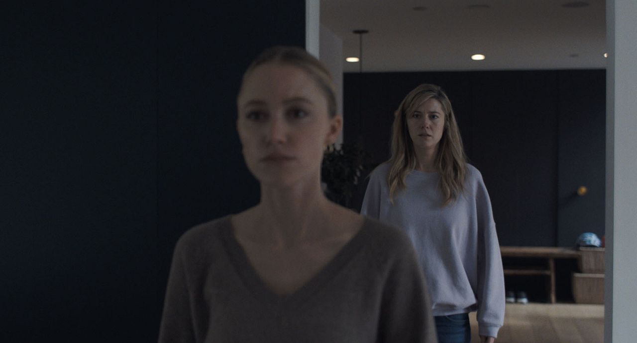 La Main sur le berceau : Photo Maika Monroe, Mary Elizabeth Winstead