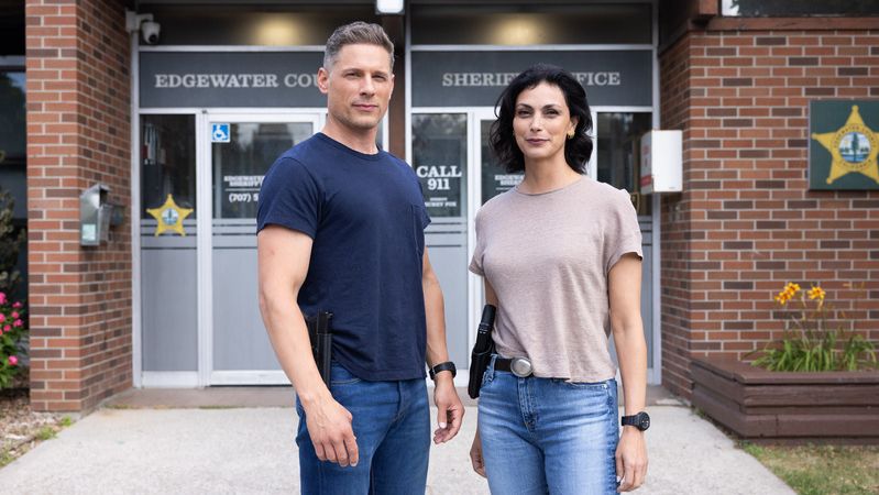 Sheriff Country : Photo Morena Baccarin, Matt Lauria