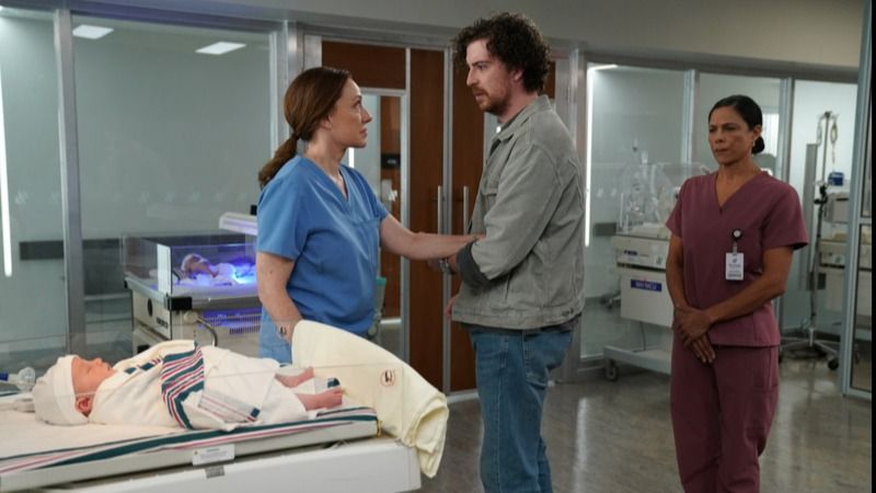 Dr Amy : Photo Amirah Vann, Molly Parker