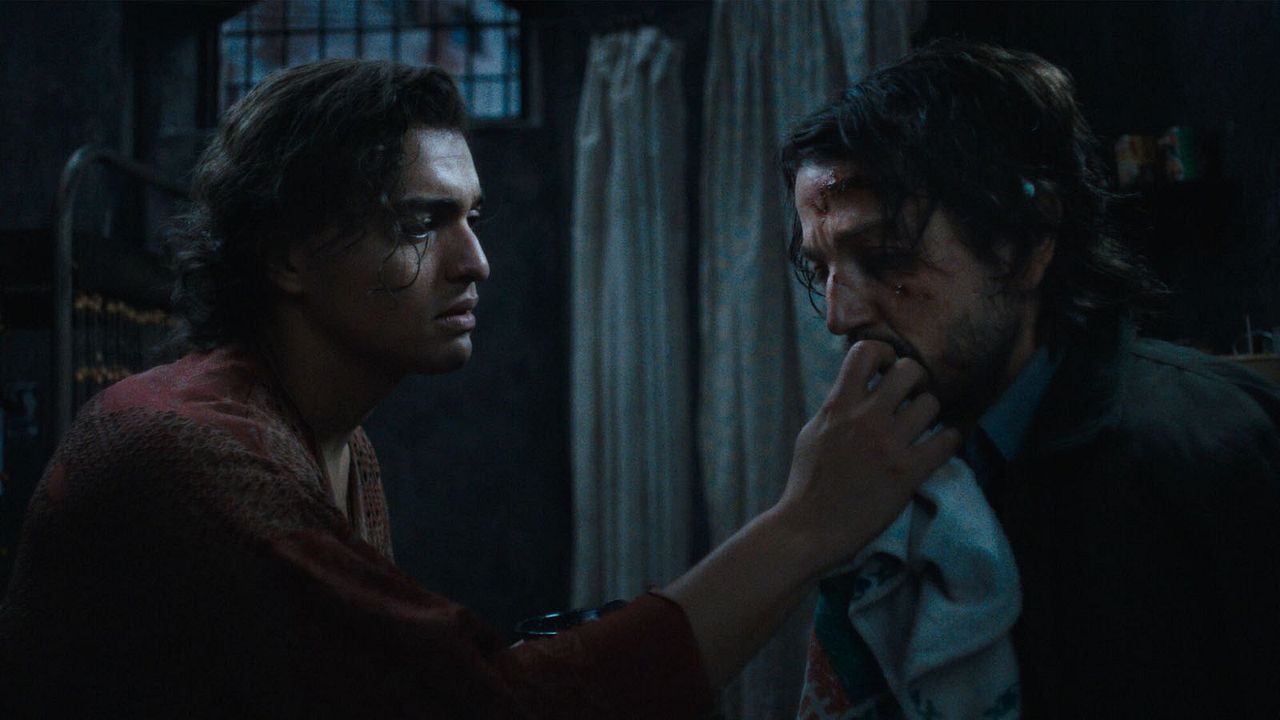 Kiss Of The Spider Woman : Photo Diego Luna, Tonatiuh