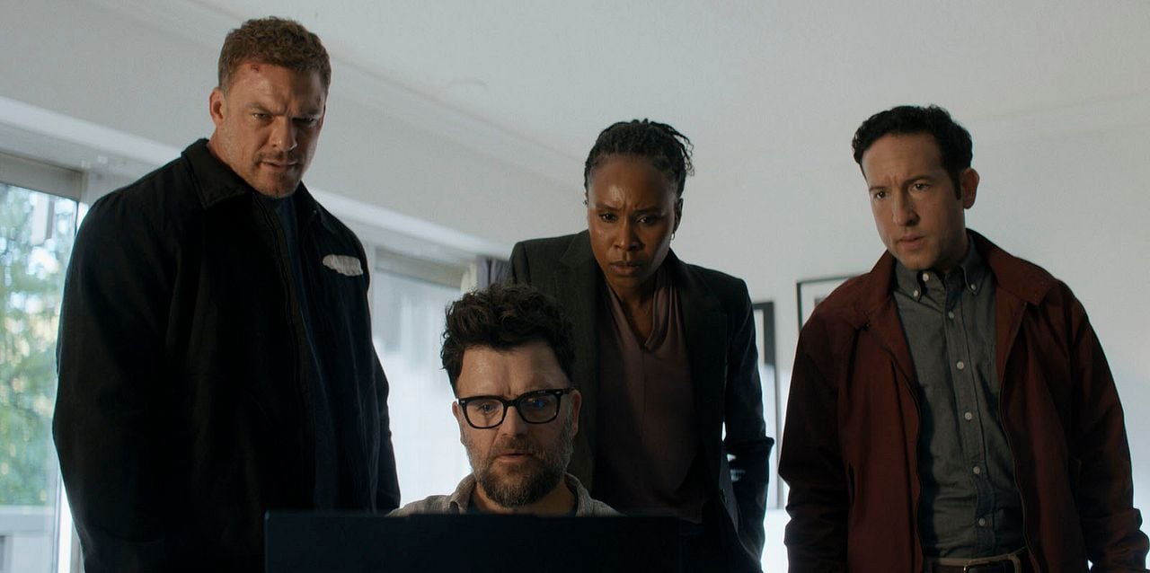 Photo Sydelle Noel, Christopher Rodriguez Marquette, Kevin Corrigan, Alan Ritchson