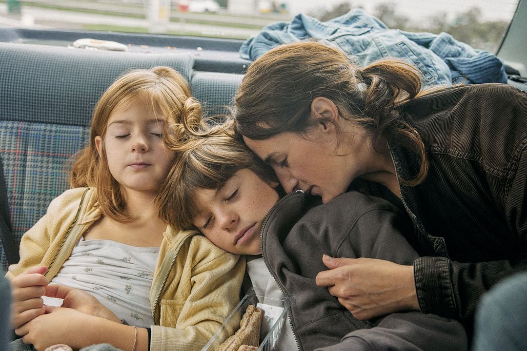 Les Enfants vont bien : Photo Nina Birman, Manoâ Varvat, Juliette Armanet