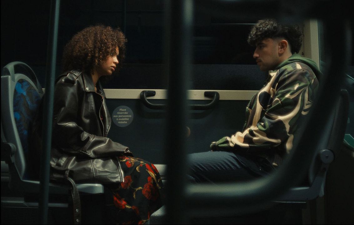 N121 - Bus de nuit : Photo Riadh Belaïche, Paola Locatelli